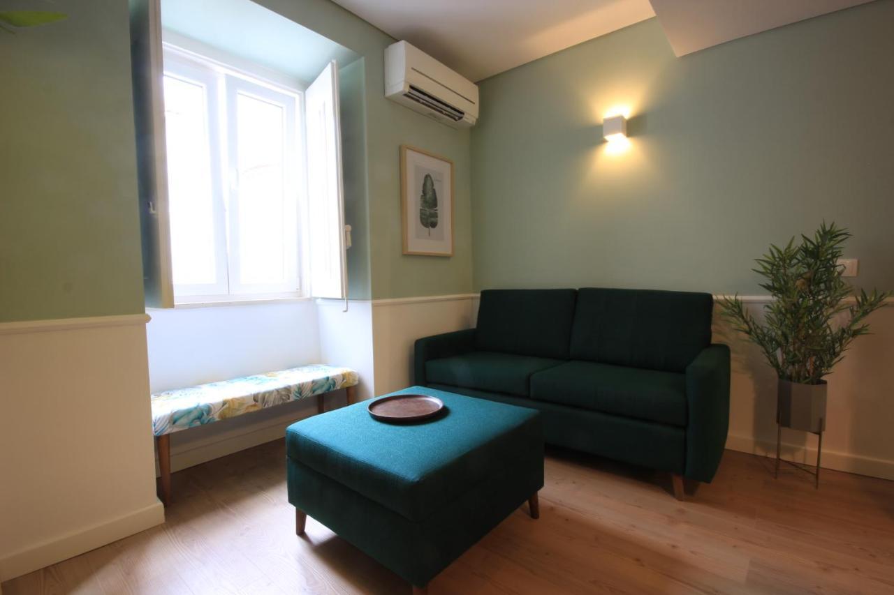 Minty Fresh Apartment Lisbon