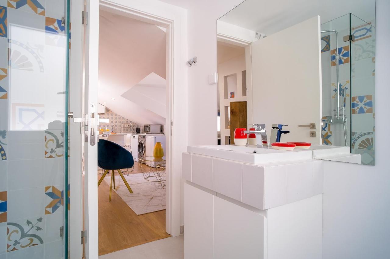 Good Karma - Bright And Sophisticated With Balcony Apartment