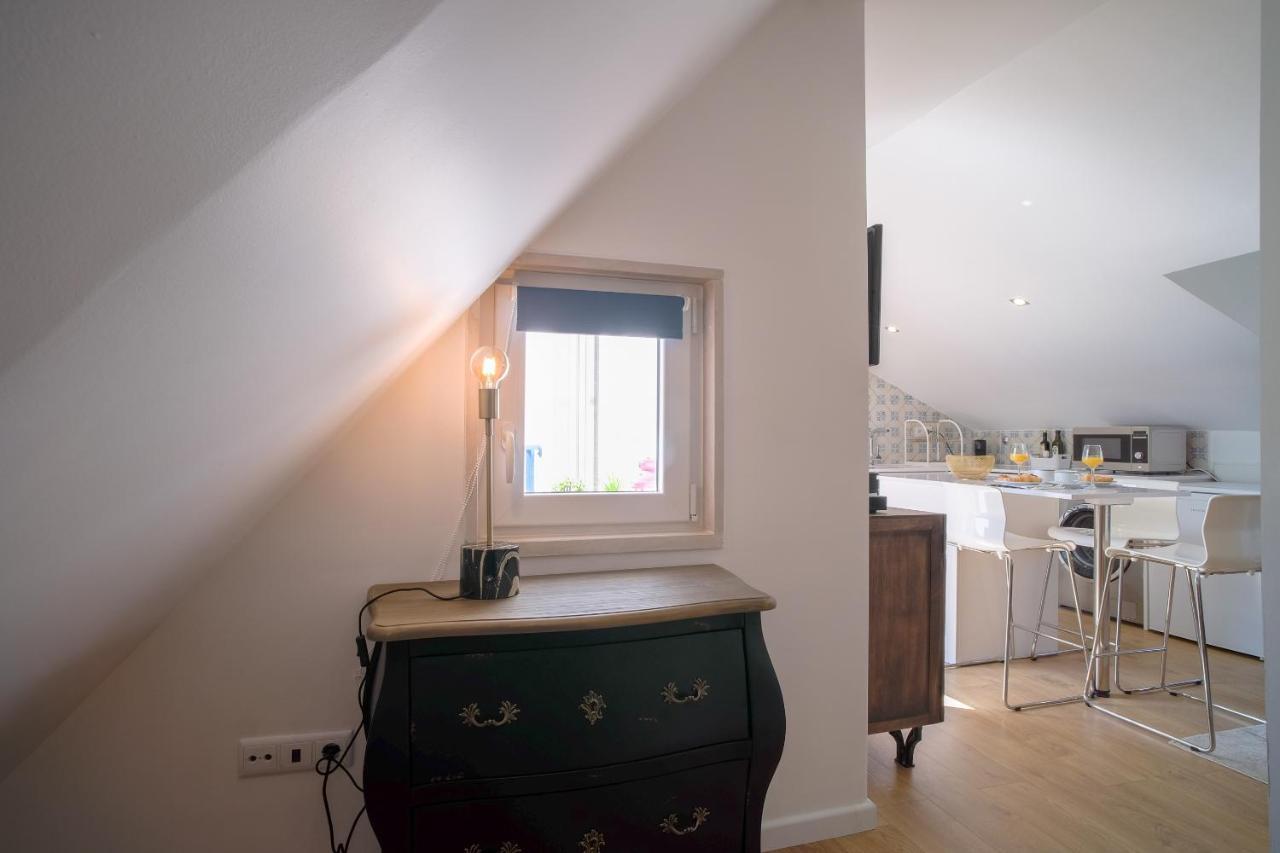 Good Karma - Bright And Sophisticated With Balcony Apartment *