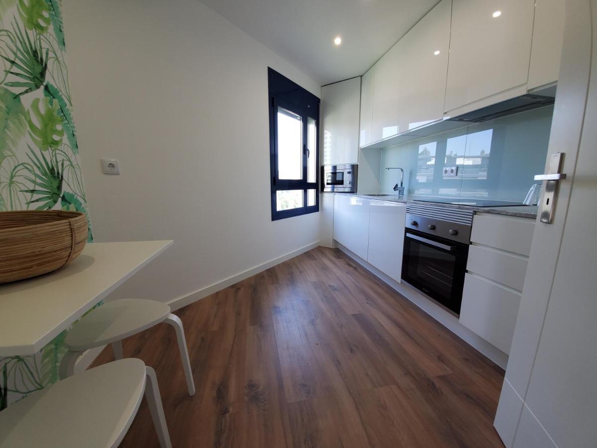 Twin Towers Apartment *