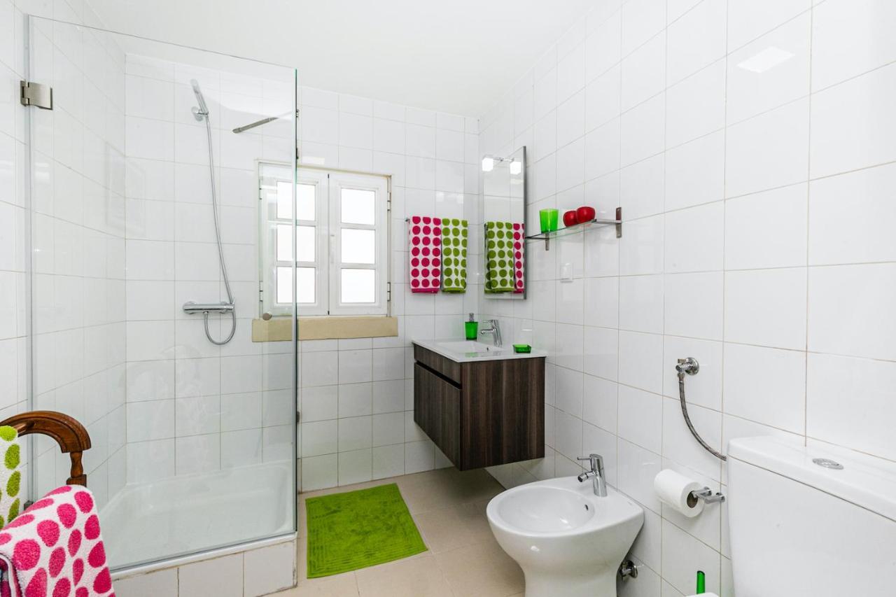 Moderno Em Bairro Tipico Lisboeta * Lisbon