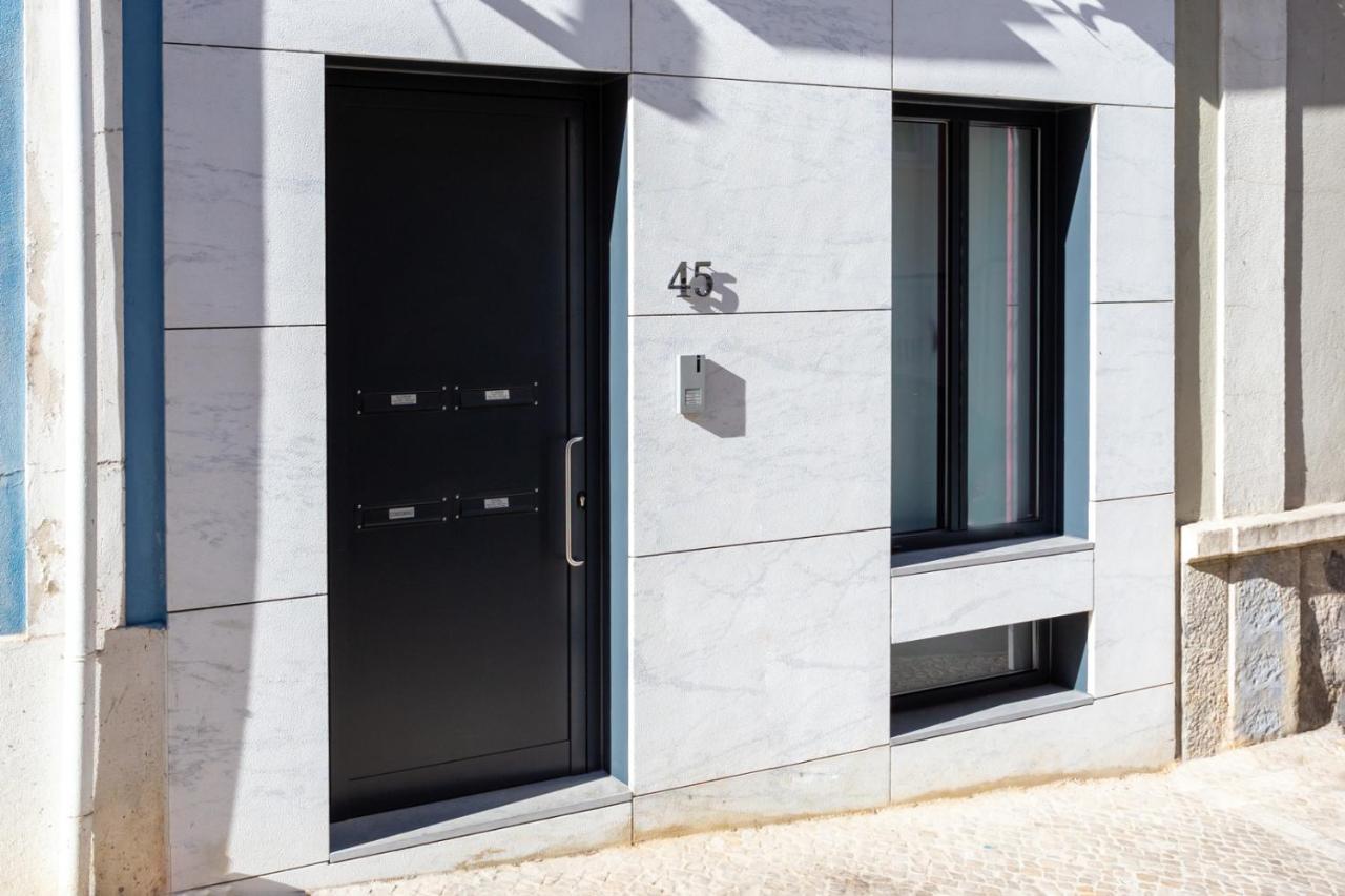 Stupendo- Two Rooms, Patio With Refreshing Pond-center-air Conditioning-free Park * Lisbon