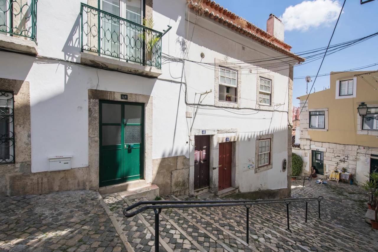 Alfama Typical Beco Da Adica Lisbon