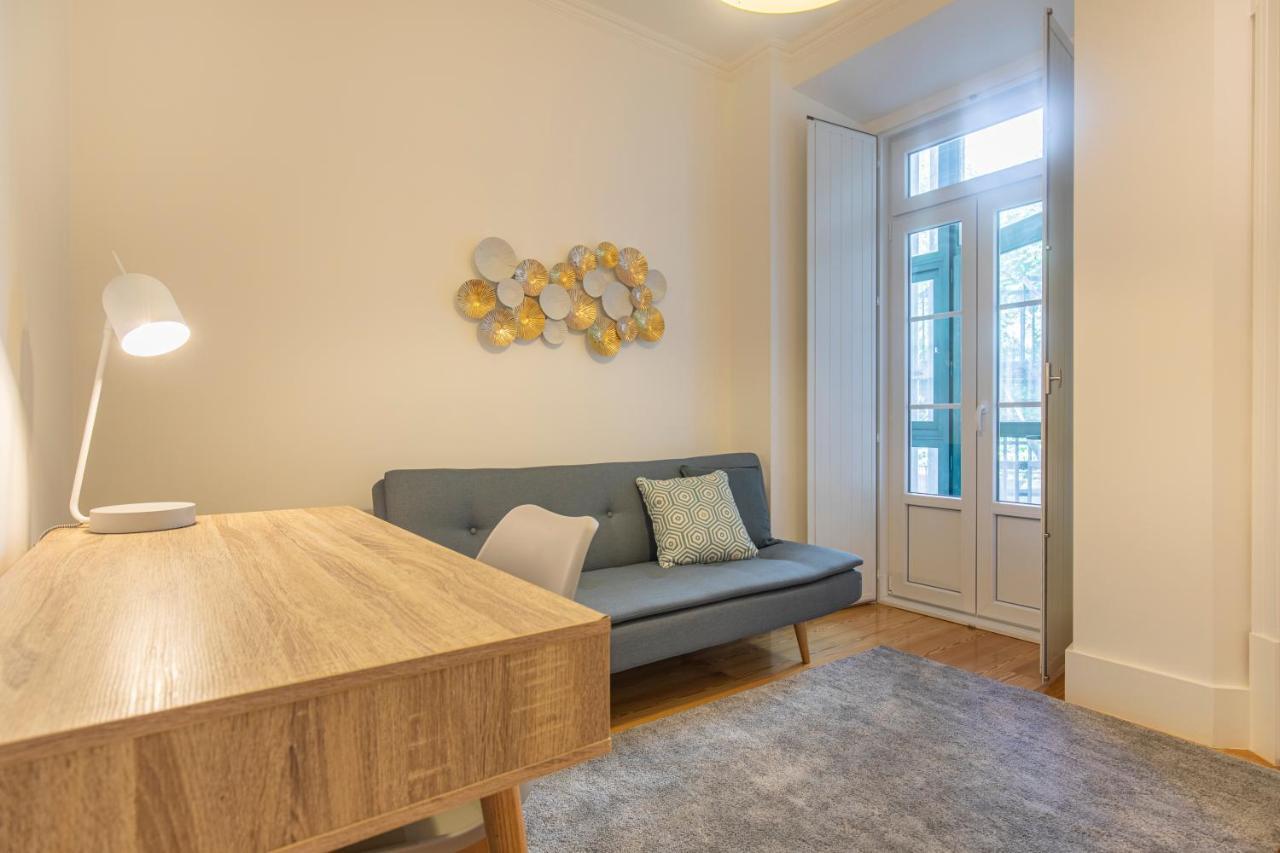 Saldanha Deluxe Gold * Lisbon