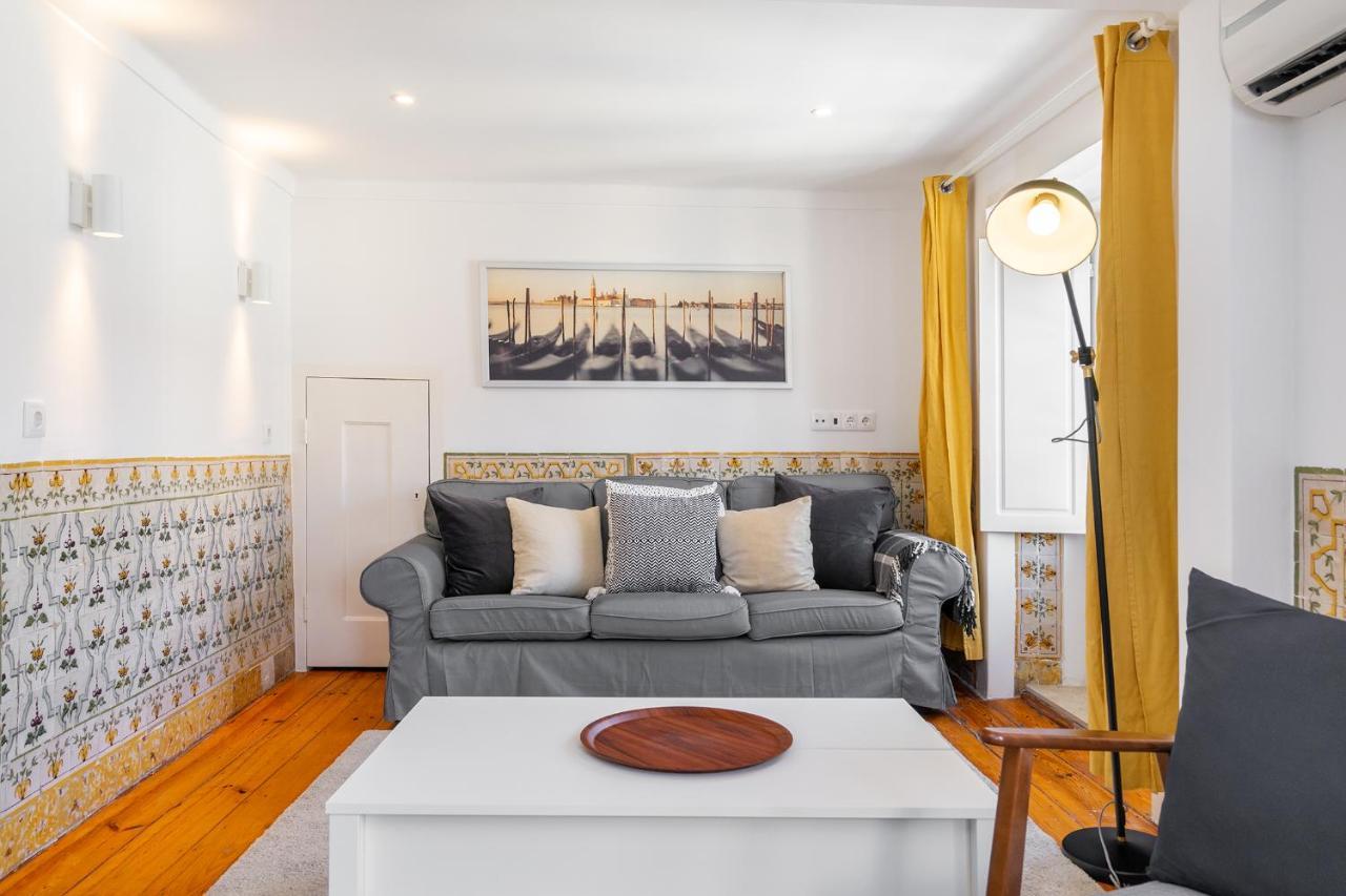 Apartment Whome Charming And Historical In Santa Justa Lisbon