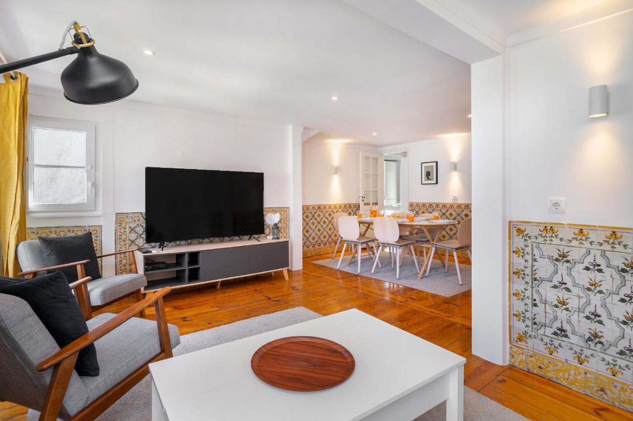 Whome Charming And Historical In Santa Justa Lisbon