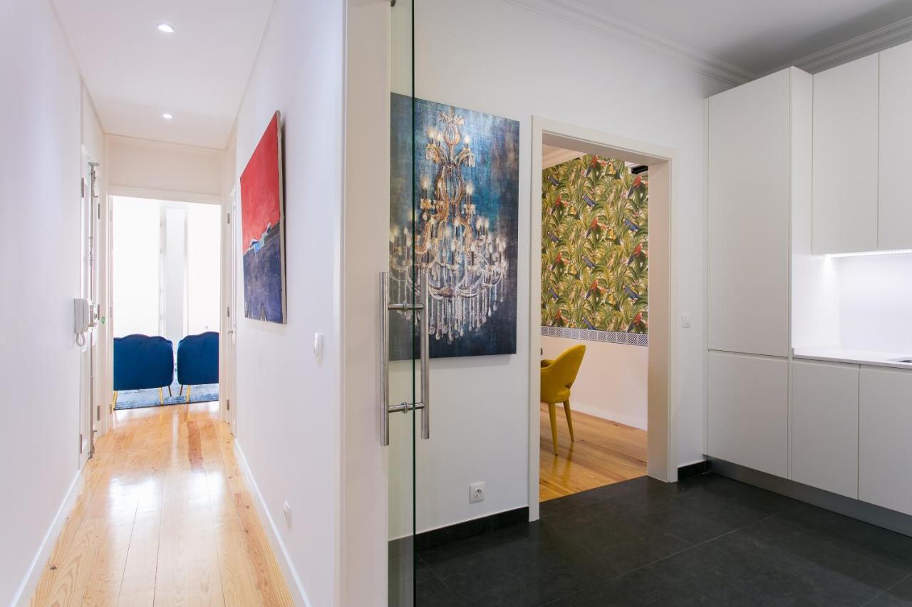 Luxury Retreat! 2 Suites, Balcony & Views!! * Lisbon