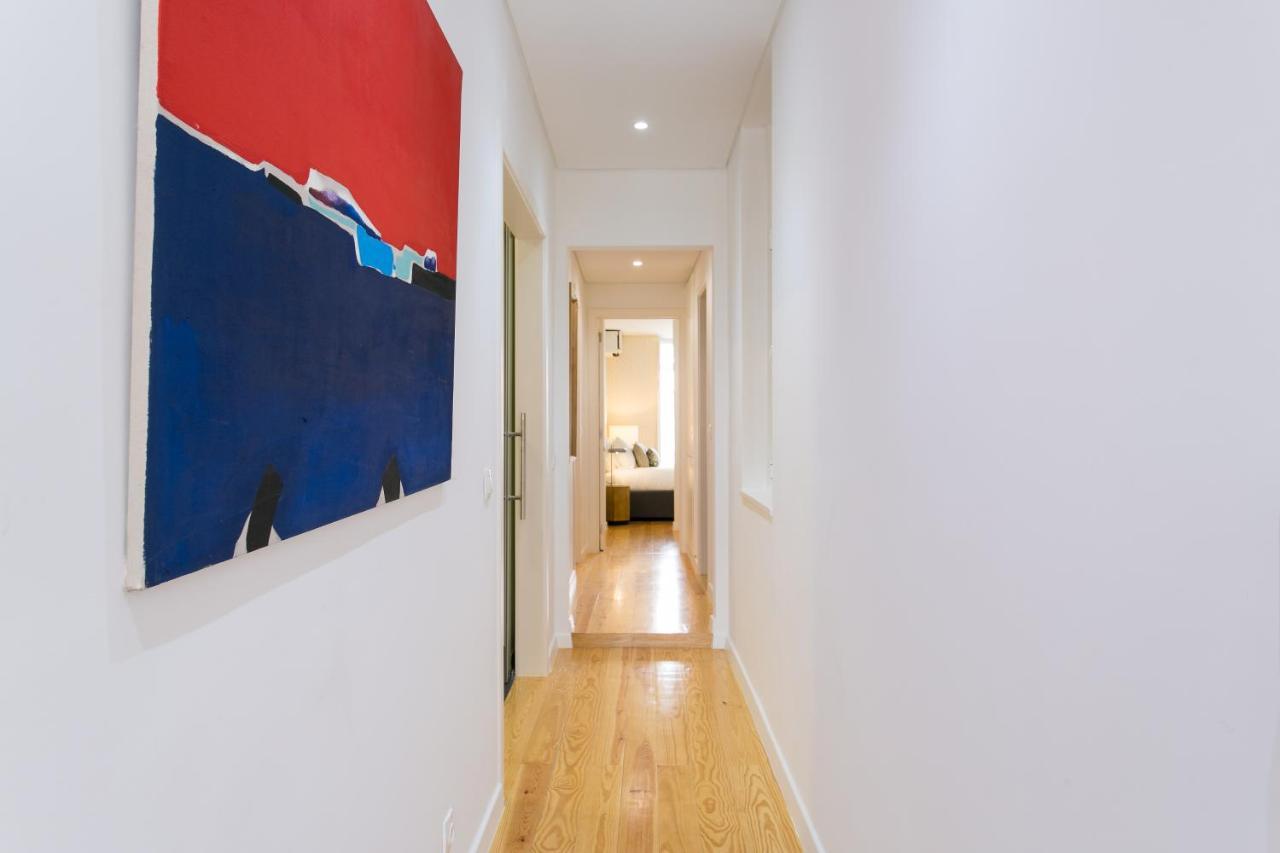 Luxury Retreat! 2 Suites, Balcony & Views!! Apartment