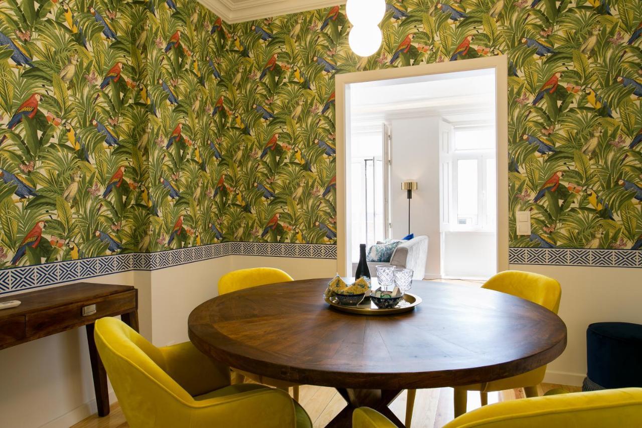 Apartment Luxury Retreat! 2 Suites, Balcony & Views!! Lisbon
