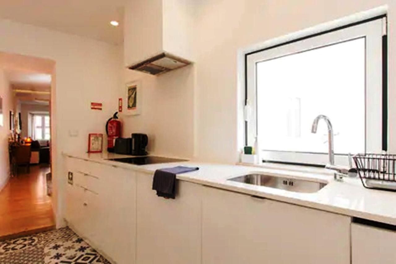 Apartment Comfortable And Bright - Lisbon