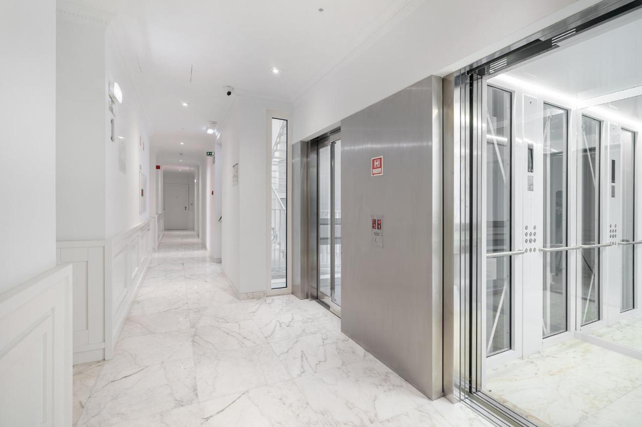Whome | The Boulevard Prime Location & Timeless Luxury Apartment