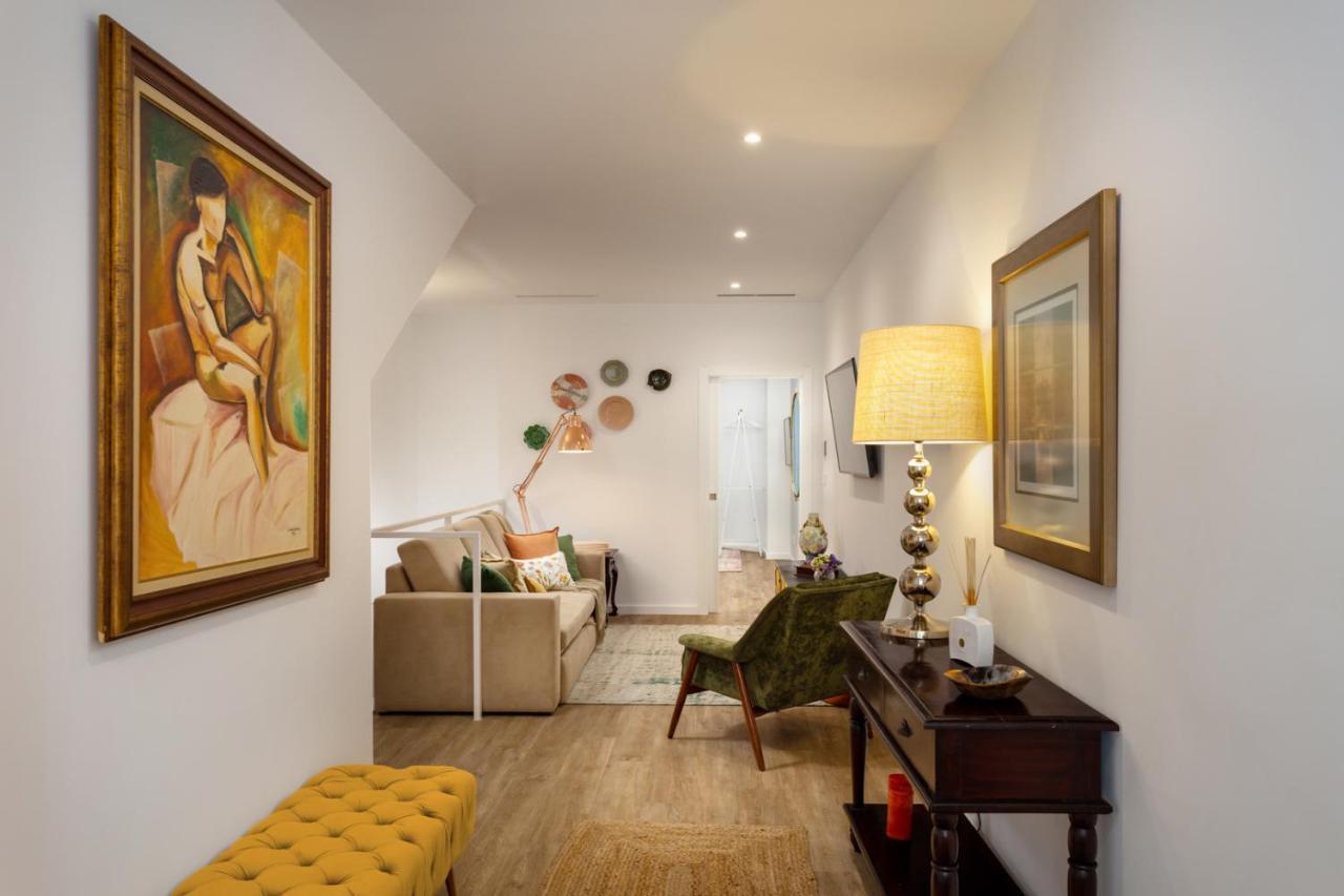 Apartment Stupendo- Two Rooms, Patio With Refreshing Pond-center-air Conditioning-free Park *