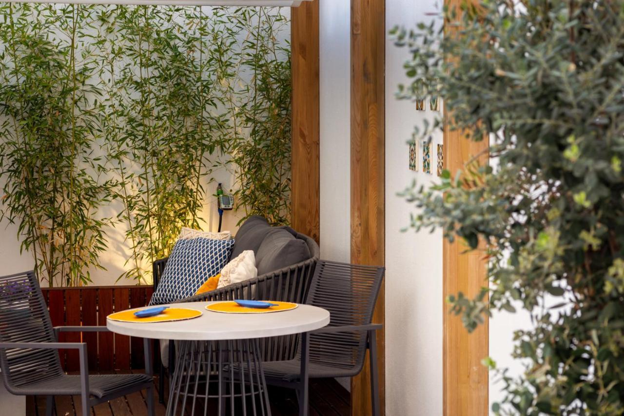 Stupendo- Two Rooms, Patio With Refreshing Pond-center-air Conditioning-free Park * Lisbon