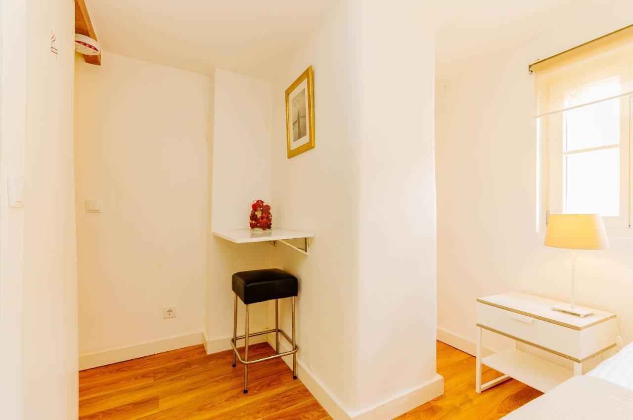 Rent4rest Bairro Alto Charming 1bd Apartment Lisbon