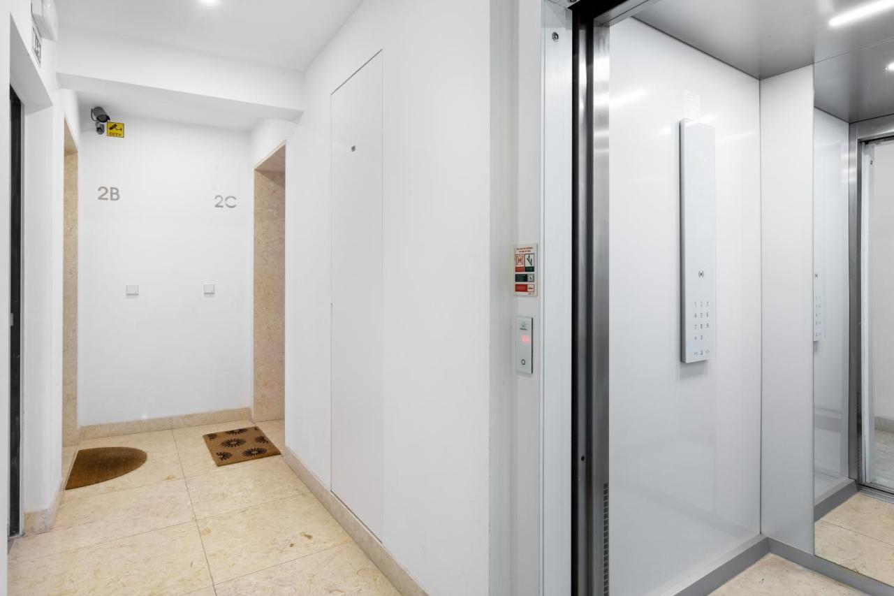 Apartment Joivy 2-br Flat With Garage Near Castelo De S Jorge *