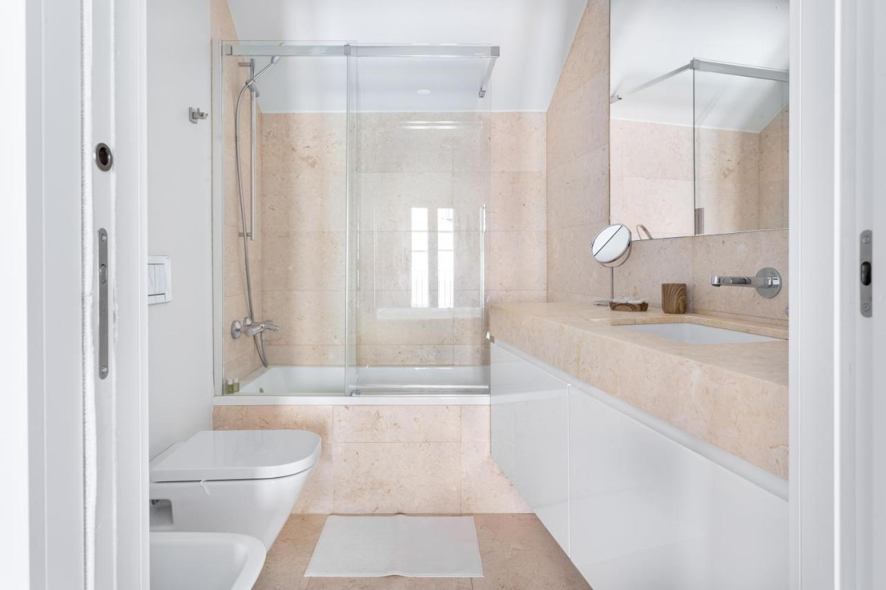 Joivy 2-br Flat With Garage Near Castelo De S Jorge *