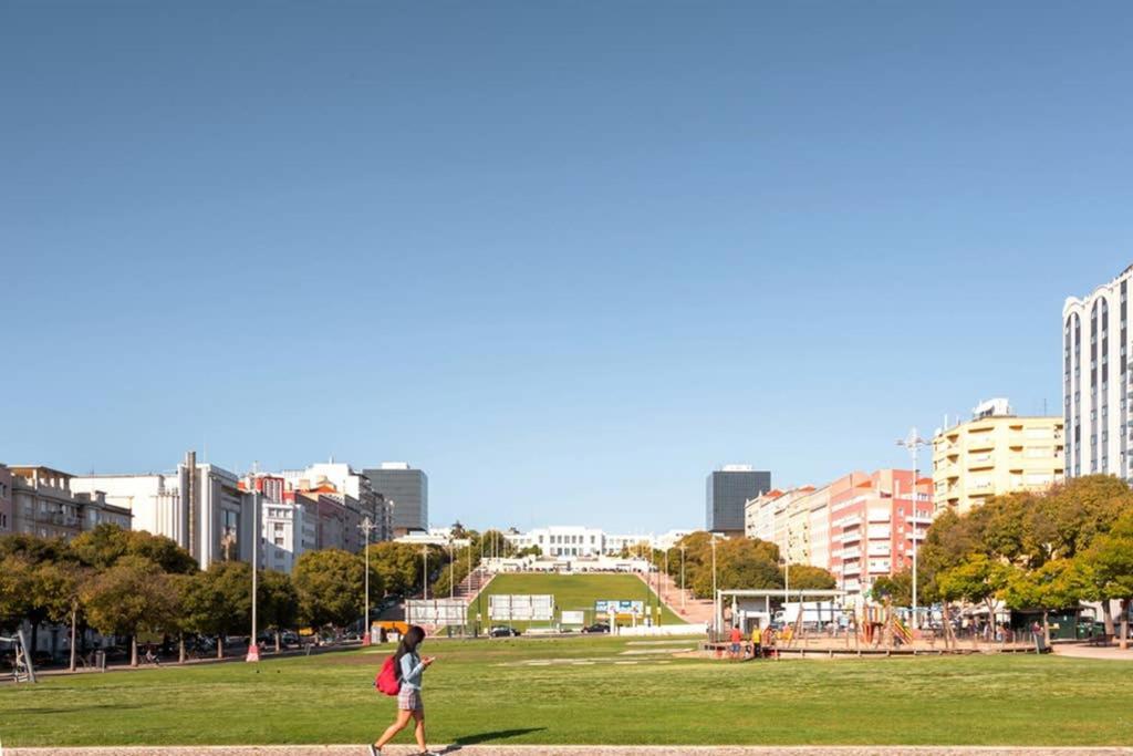Stupendo-one Concept-center-air Conditioning-free Park Apartment