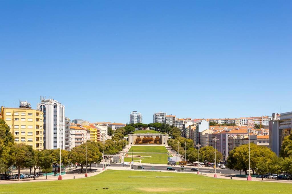 Stupendo-one Concept-center-air Conditioning-free Park Apartment
