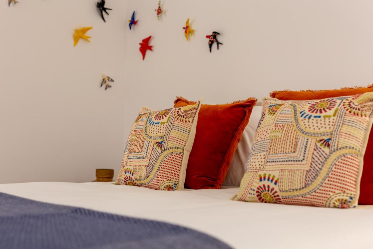 Stupendo- Two Rooms, Patio With Refreshing Pond-center-air Conditioning-free Park * Lisbon
