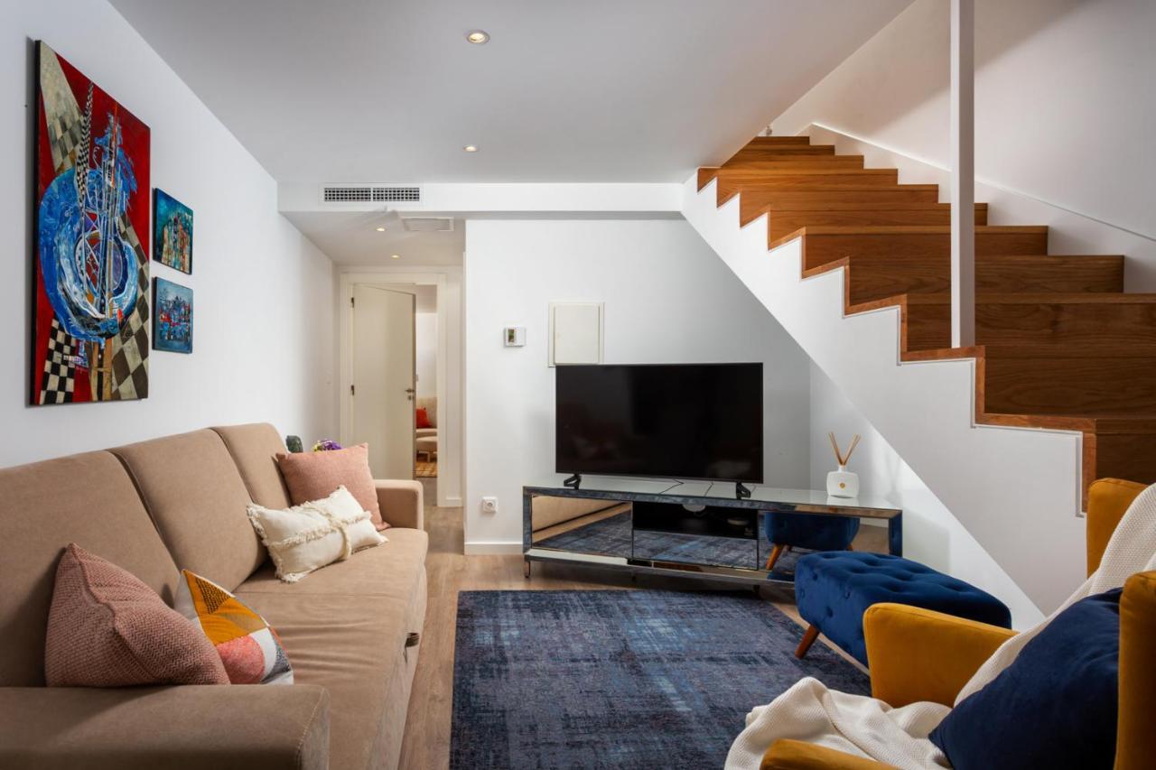 Stupendo- Two Rooms, Patio With Refreshing Pond-center-air Conditioning-free Park Apartment Lisbon
