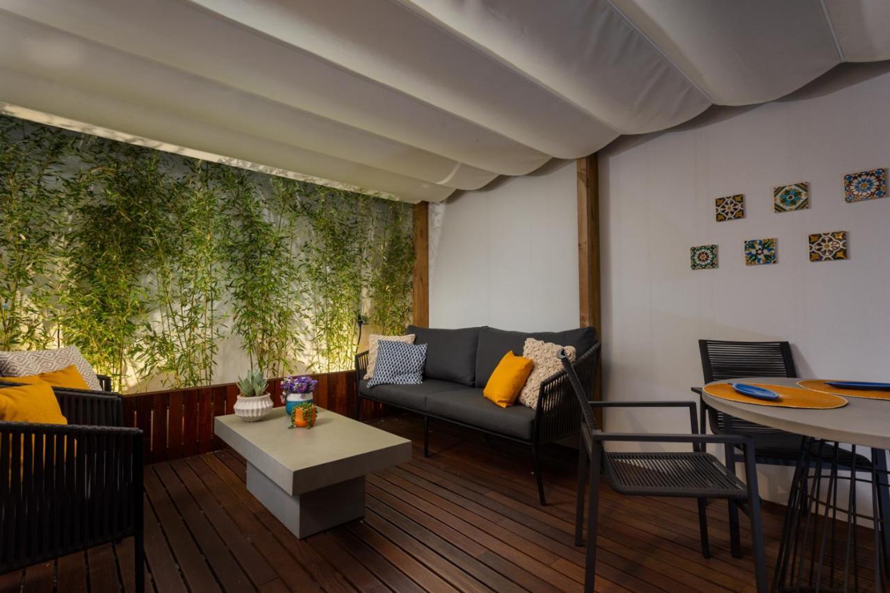 Apartment Stupendo- Two Rooms, Patio With Refreshing Pond-center-air Conditioning-free Park