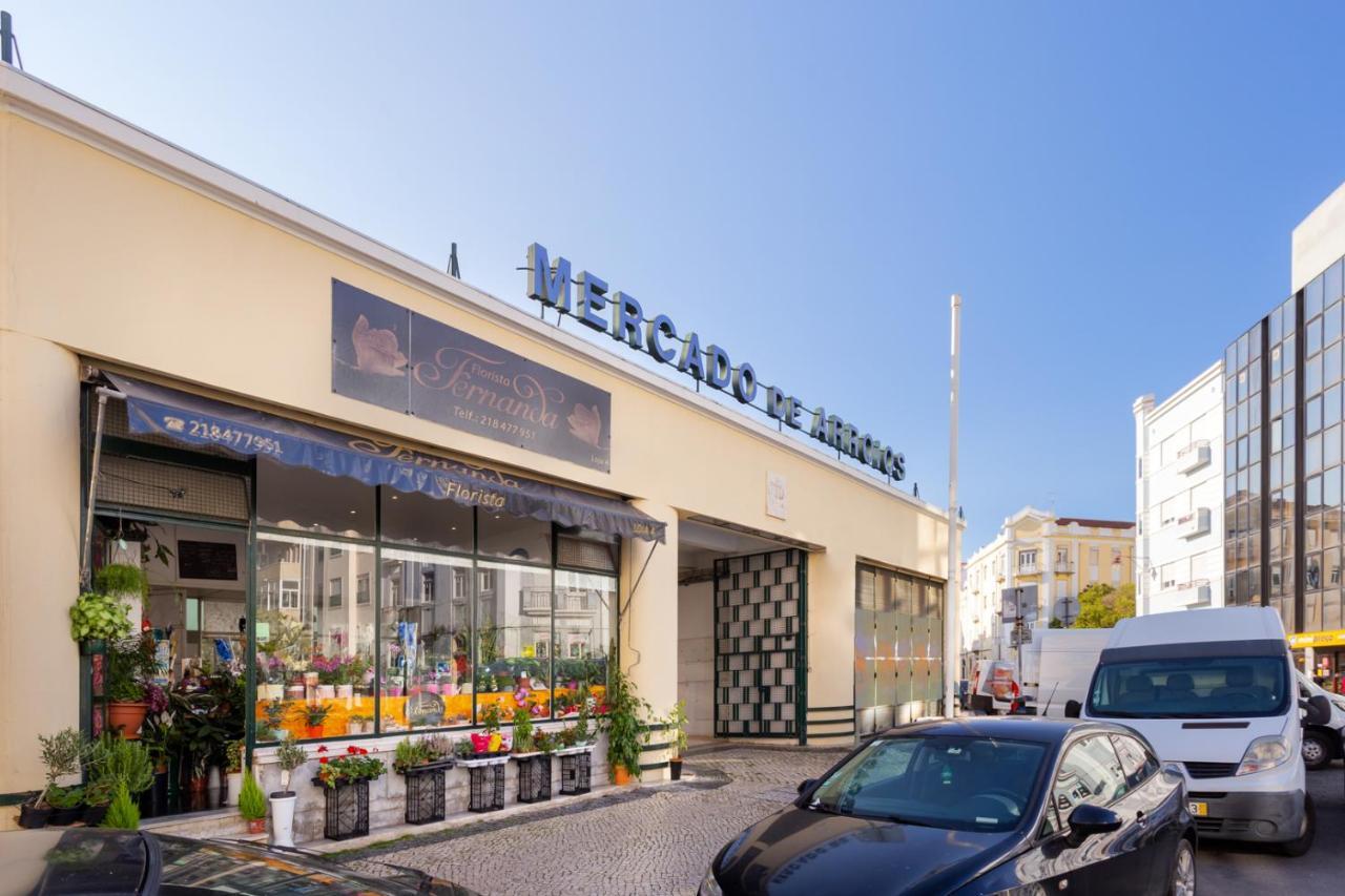 Stupendo- Two Rooms, Patio With Refreshing Pond-center-air Conditioning-free Park Lisbon