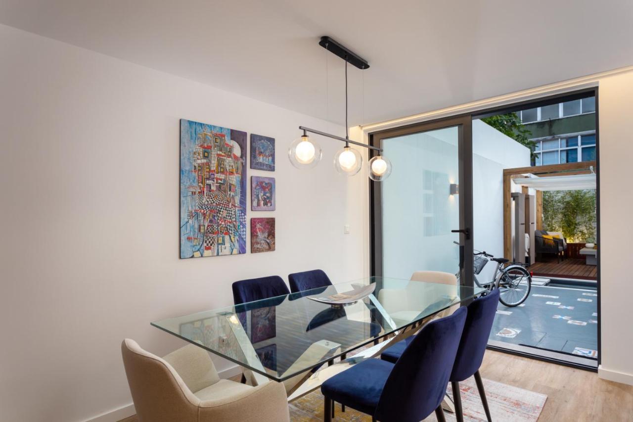 Stupendo- Two Rooms, Patio With Refreshing Pond-center-air Conditioning-free Park Apartment