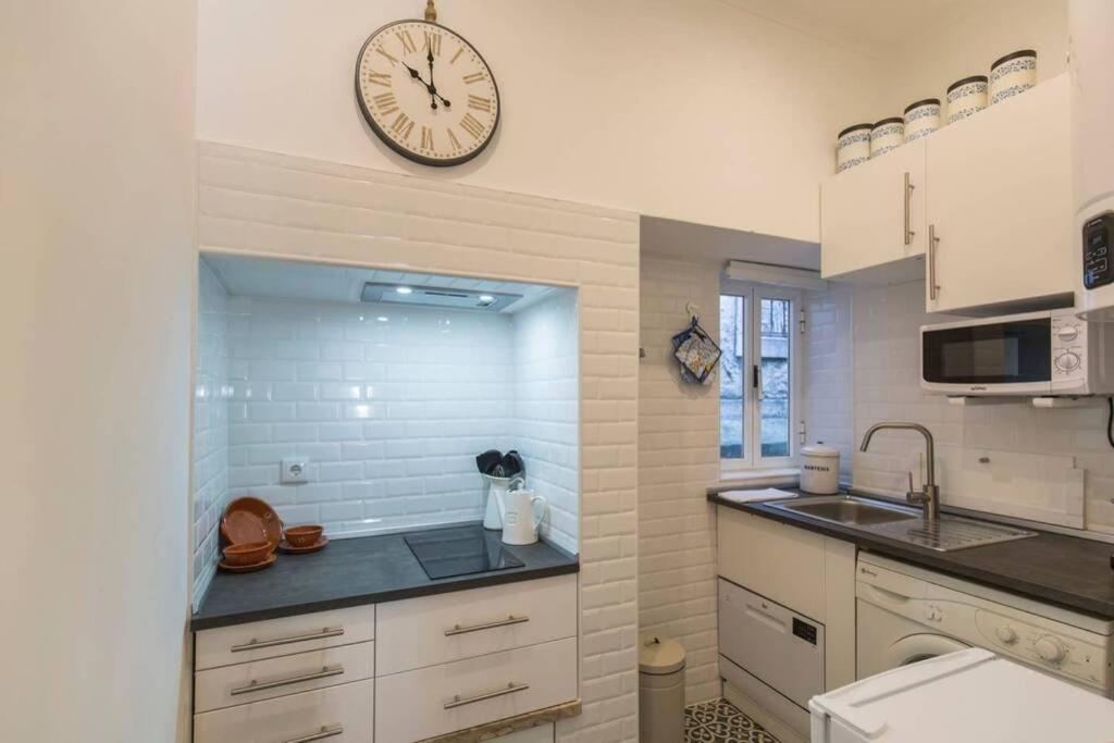 Apartment To Be Mouraria Lisbon
