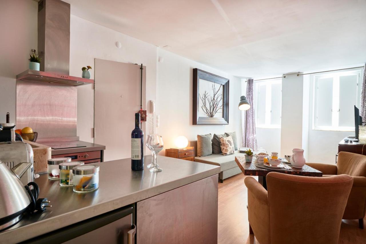 Apartment Renovated Charming Apartment, By Timecooler Lisbon