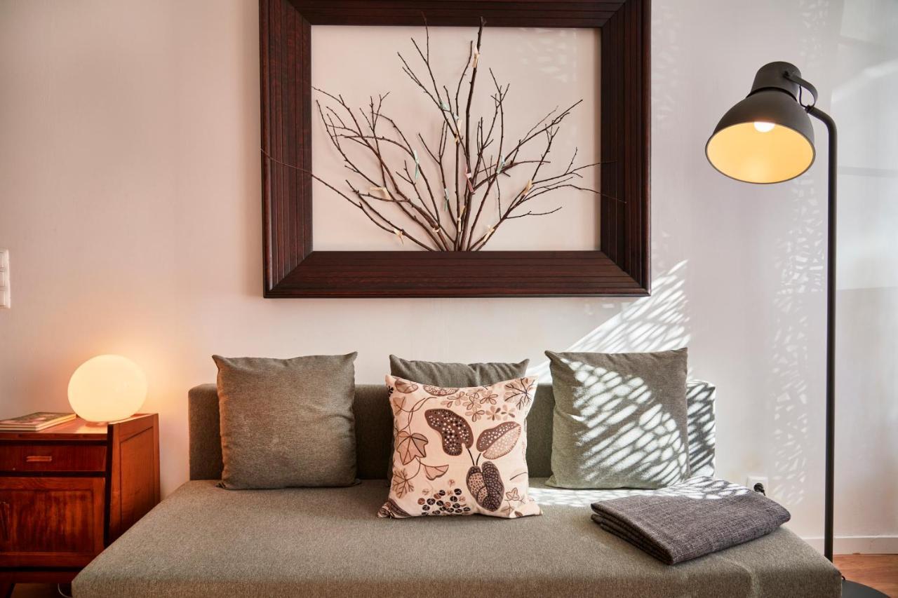 Renovated Charming Apartment, By Timecooler Apartment *