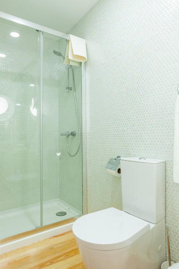 Alfama Delight: Panoramic River Views In Historic 18th Century Building * Lisbon