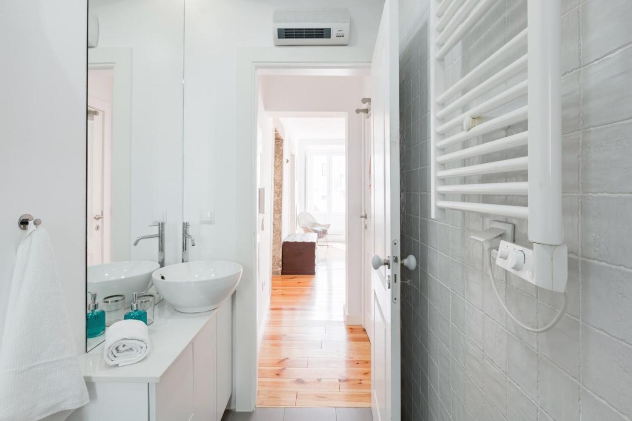Alfama Terrace: Historic Charm With River Views Apartment