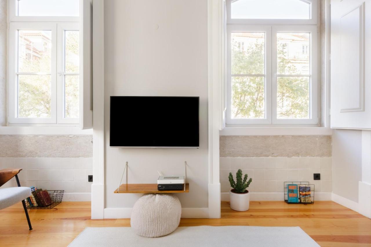 Urban Chic Alfama: Renovated 19th Century Flat