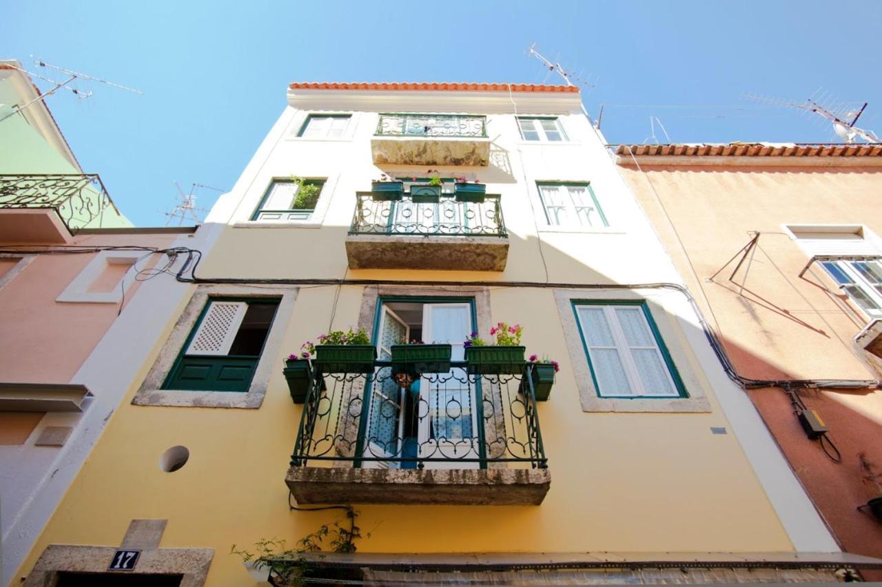 With One Bedroom In With Wonderful City View Balcony And Wifi 12 Km From The Beach * Lisbon