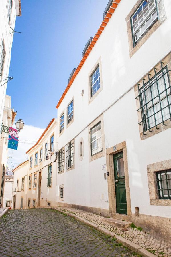 Alfama Terrace: Historic Charm With River Views Apartment