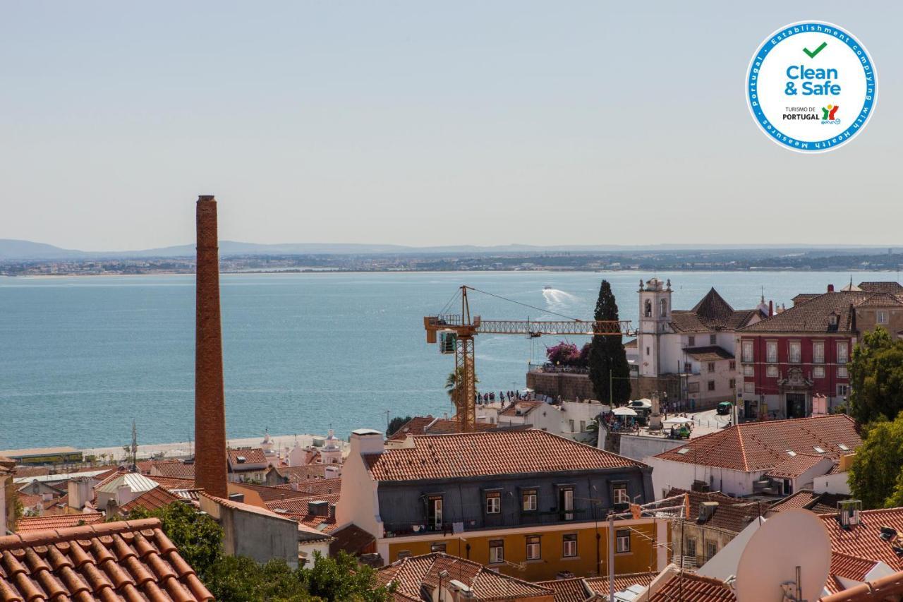 Alfama Scenic View: Charming 19th Century Apartment Lisbon