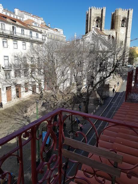 Urban Chic Alfama: Renovated 19th Century Flat *