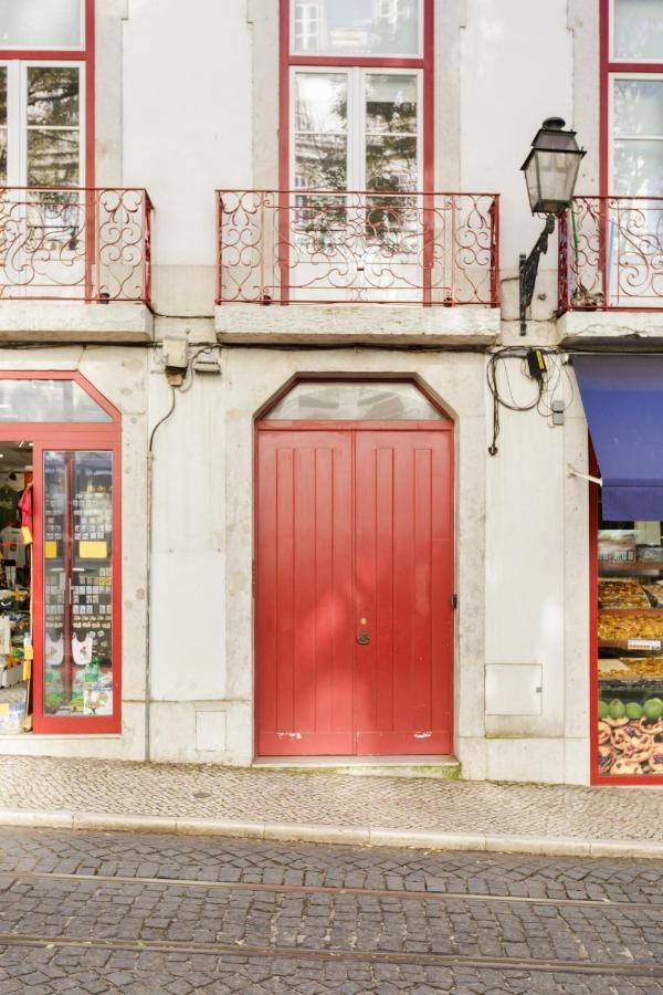 Alfama Sophisticate Flat With Balconies 2bedrs 2baths & Ac In 19th Century Building Historic Center Lisbon
