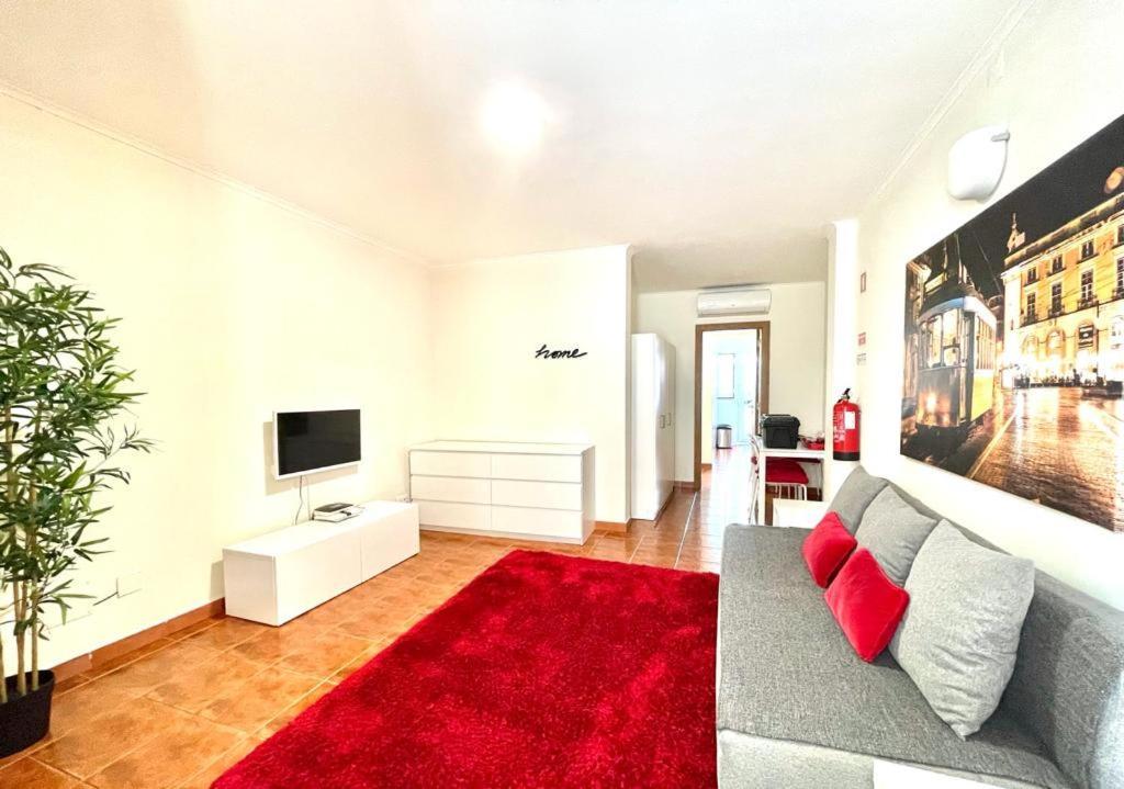 Lisboa, Lisbon, Charming Patio House, , Wifi, Air Conditioning, Near Metro, By Ig