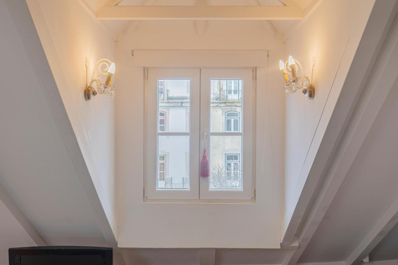 Lovelystay - Distinctive & Unique Next To Se Cathedral Of - 5 Min To Chiado Lisbon