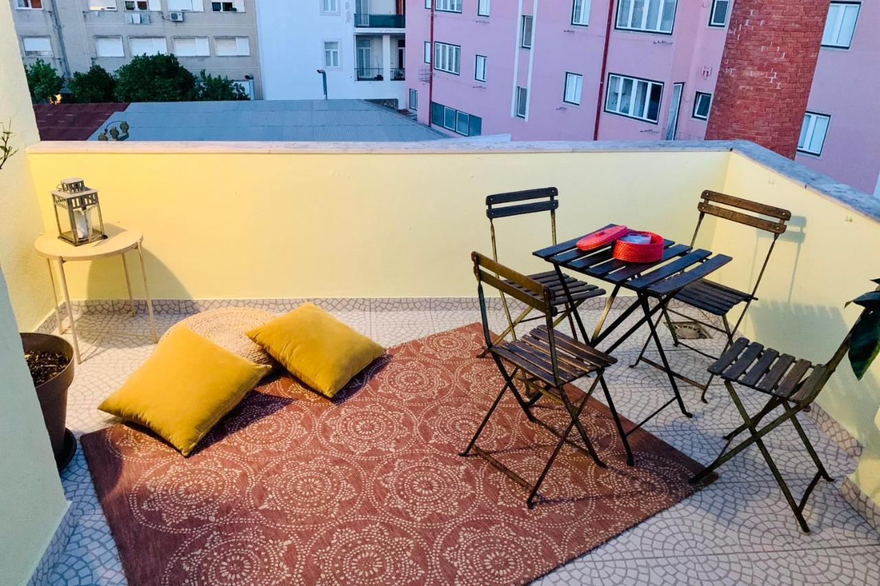 Jolly Jolie W Terrace Apartment