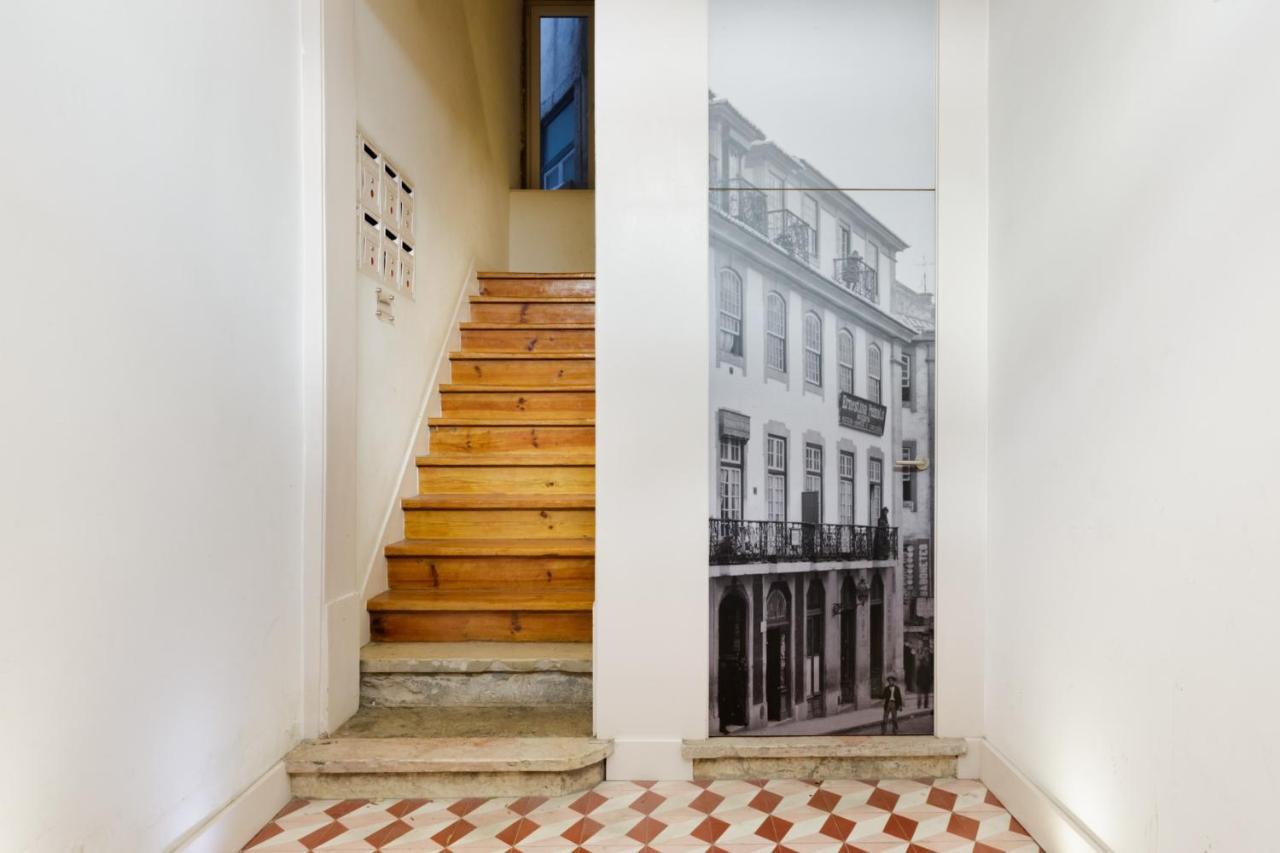 Urban Chic Alfama: Renovated 19th Century Flat Lisbon