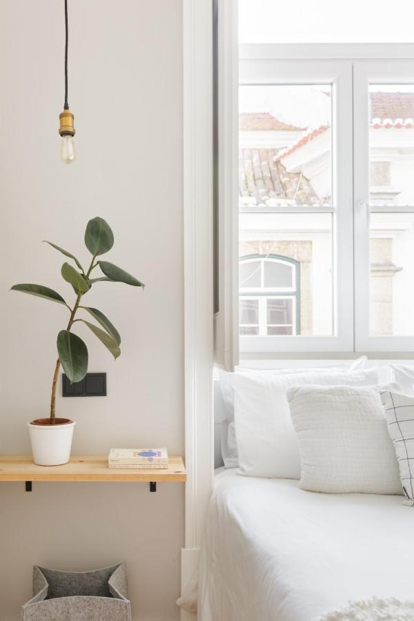 Urban Chic Alfama: Renovated 19th Century Flat Apartment