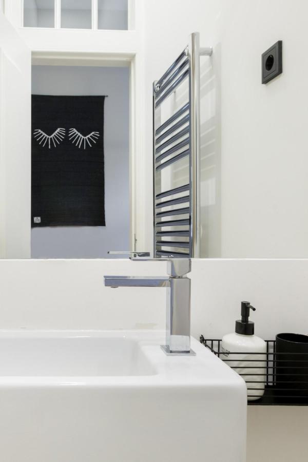 Urban Chic Alfama: Renovated 19th Century Flat * Lisbon