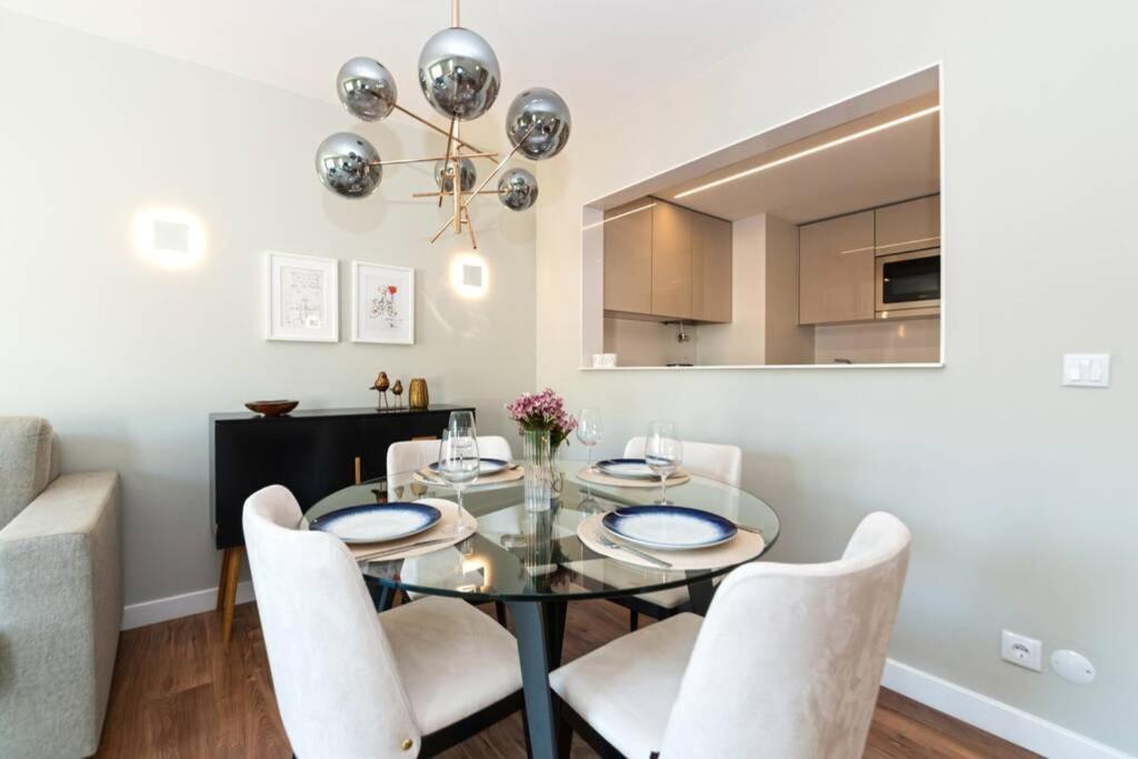 Av. Da Liberdade Comfortable With Balcony * Lisbon