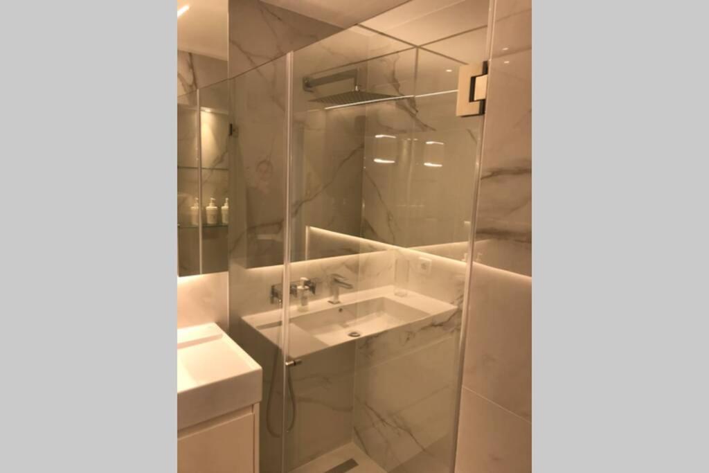 Apartment Av. Da Liberdade Comfortable With Balcony