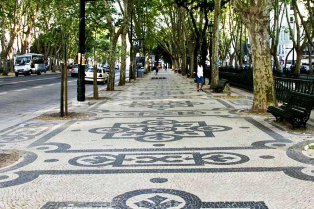 Av. Da Liberdade Comfortable With Balcony * Lisbon