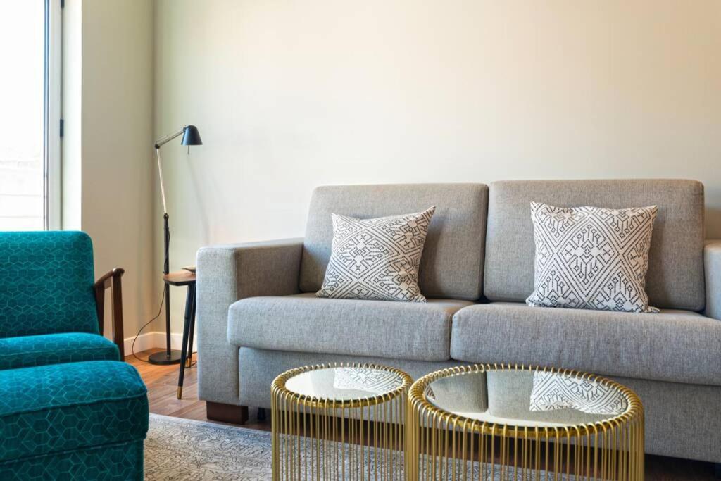 Av. Da Liberdade Comfortable With Balcony Apartment *