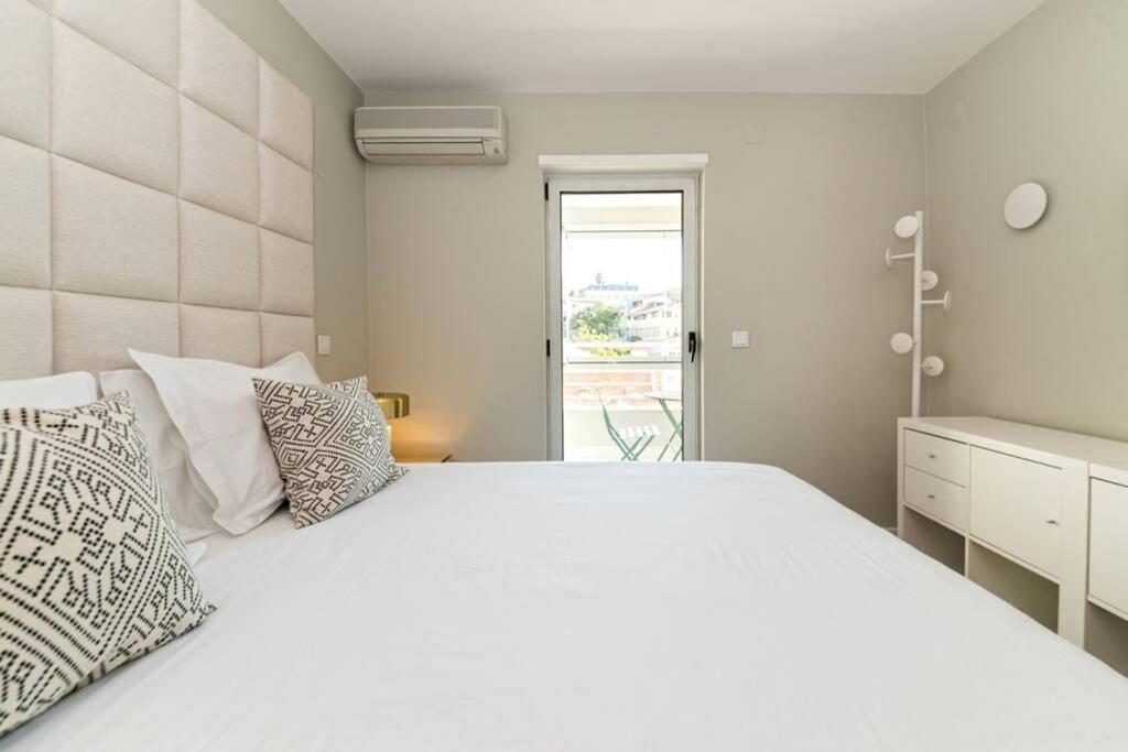 Av. Da Liberdade Comfortable With Balcony