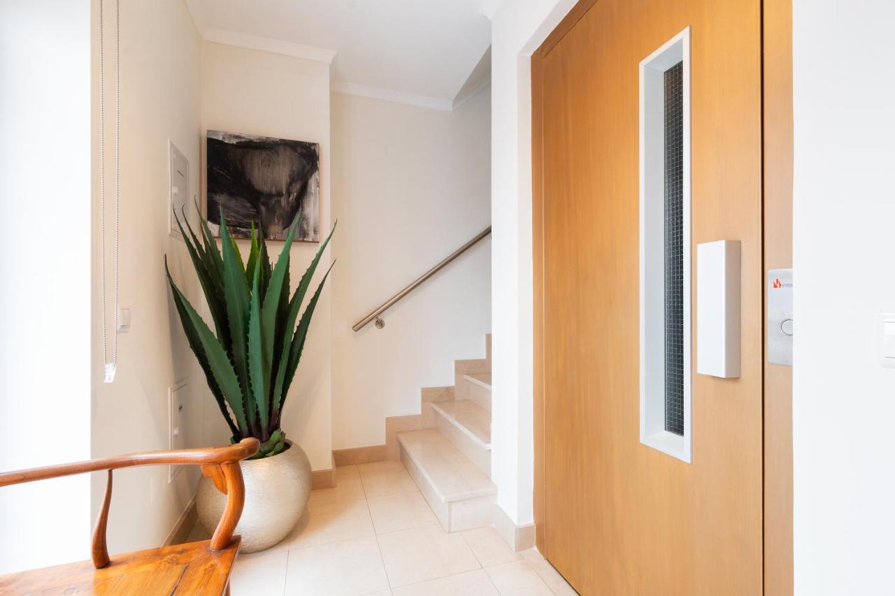Apartment Exquisite Townhouse For 8 In Lisbon City Center